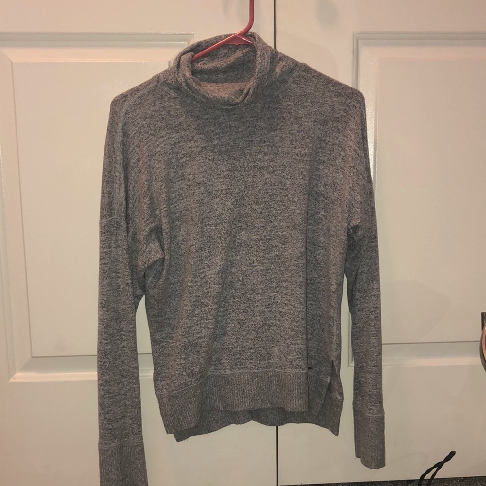 Abercrombie and Fitch gray soft and cozy sweater